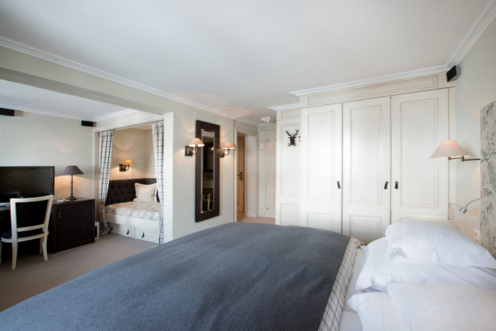 Doppelzimmer Kriegerhorn mit Bettnische im Hotel Der Berghof